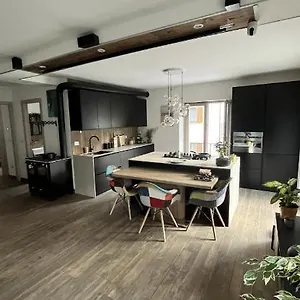  Alloggio in famiglia Luce Deluxe Apartment Near The Station Italia